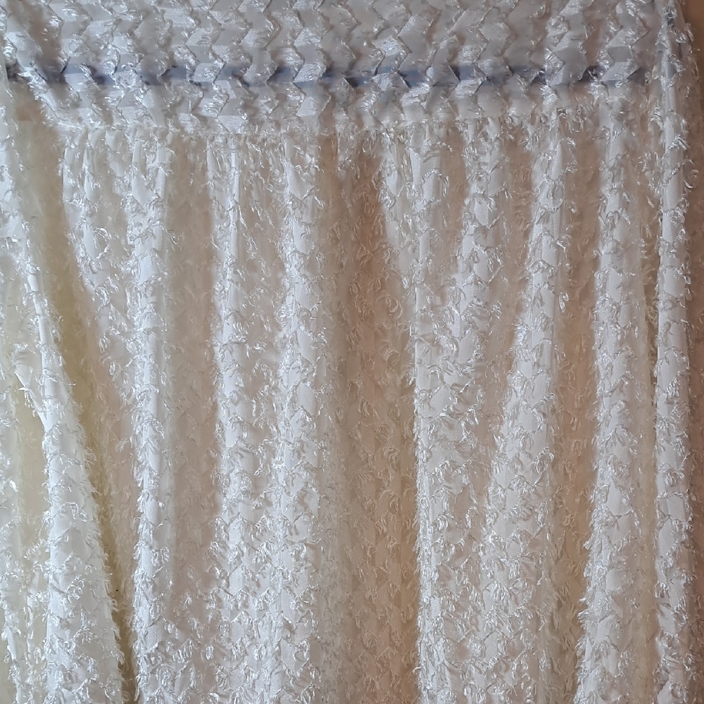 BLUE BLOSSOM White Textured Women's Blouse - Picture 5 of 5
